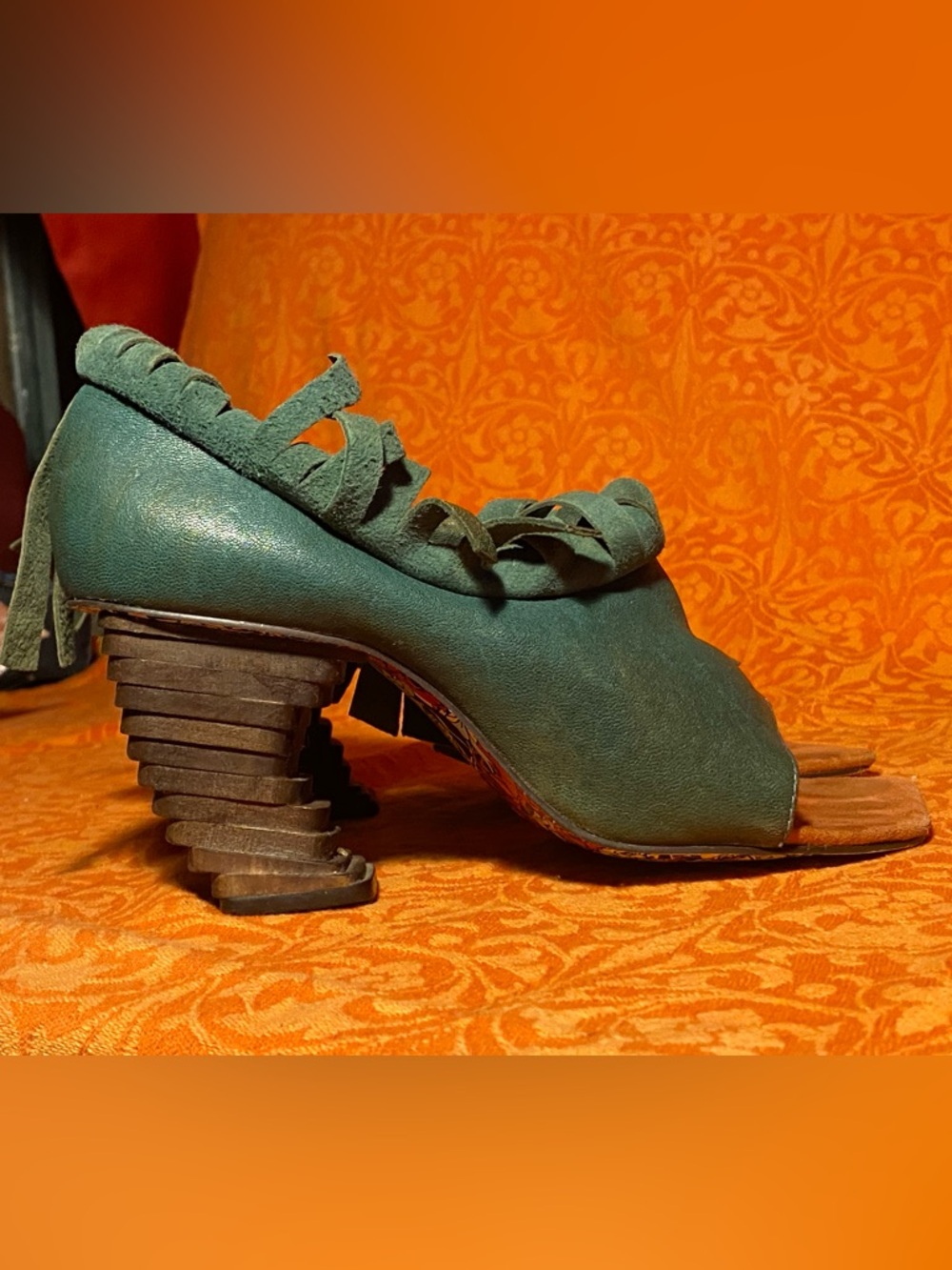 VTG Irregular Choice green leather sandals,thong toe,fringe trim,unique heels,7 - Picture 9 of 16